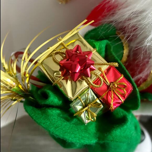 Annalee Mr and Mrs Claus w/ Presents Christmas Plush Statues 19” EUC 2008 - Picture 3 of 11